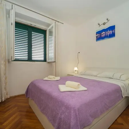 Sunny Apartment *